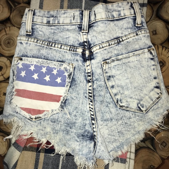 Vibrant Pants - Vintage look high waisted American jean shorts